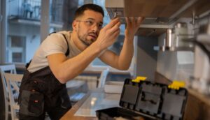 So gewinnst du als Handwerker online neue Kunden